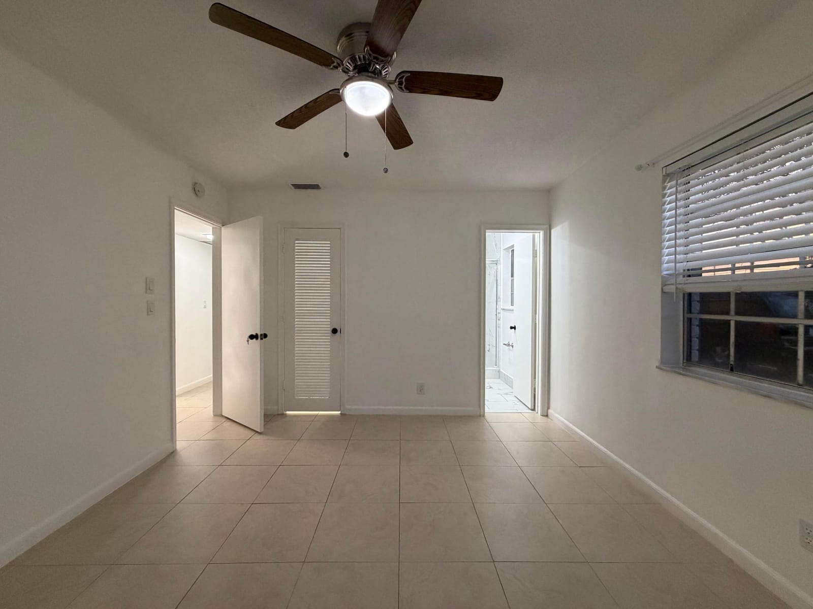 298 SW 6th Street 109 — photo 12