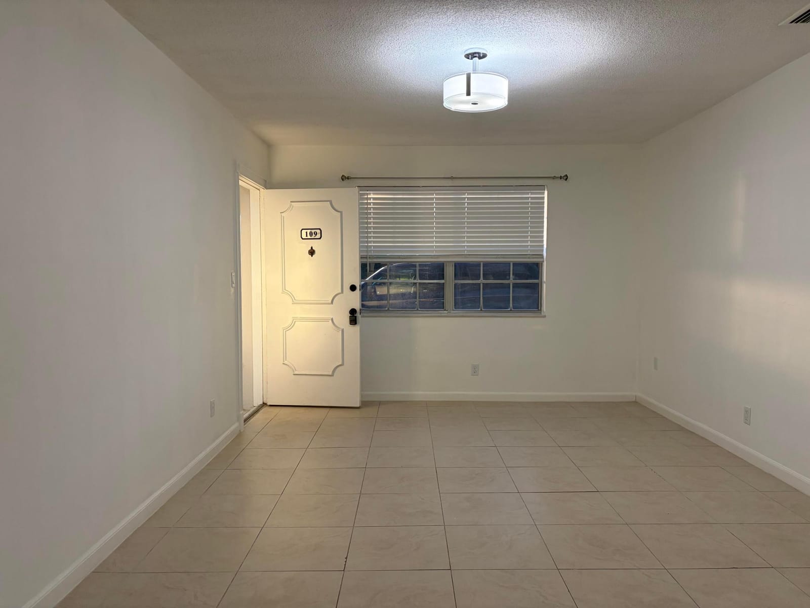 298 SW 6th Street 109 — photo 4