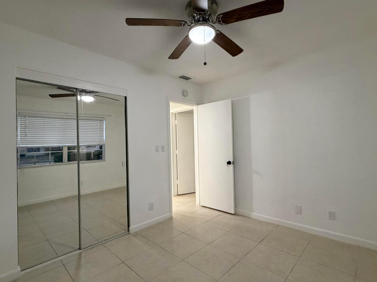 298 SW 6th Street 109 — photo 9
