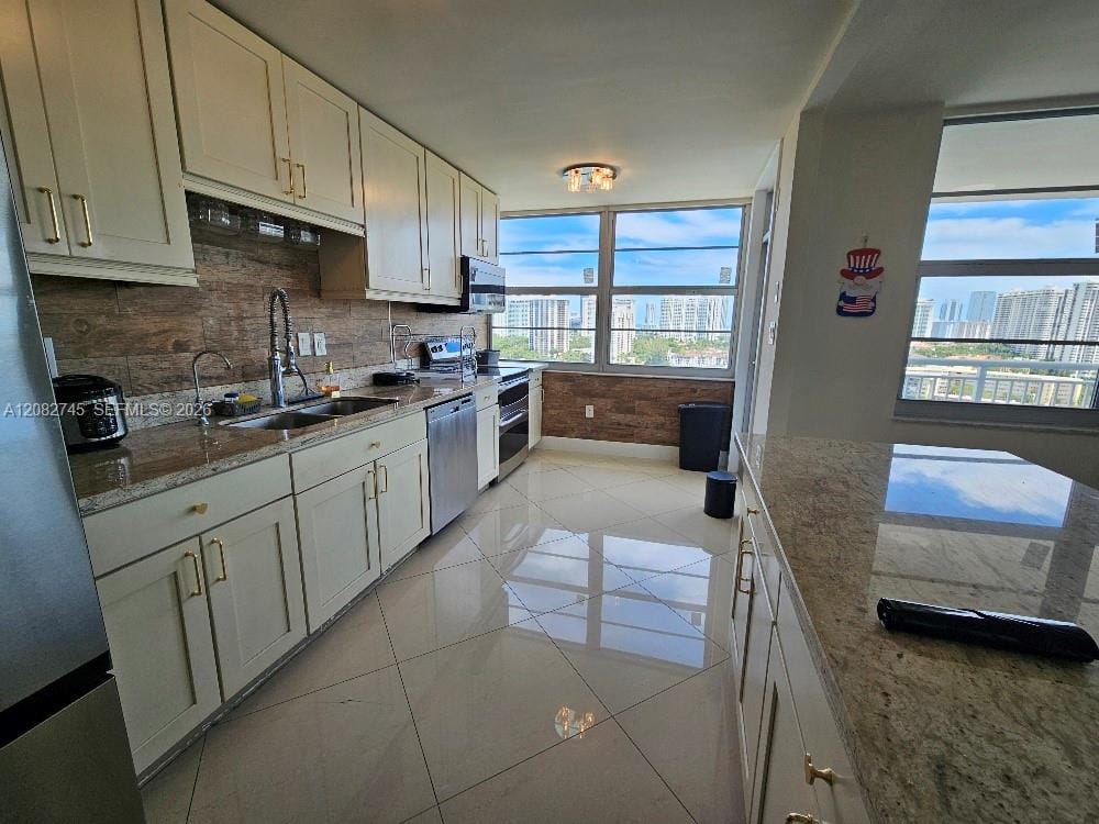 18041 Biscayne Boulevard 1805 — photo 4