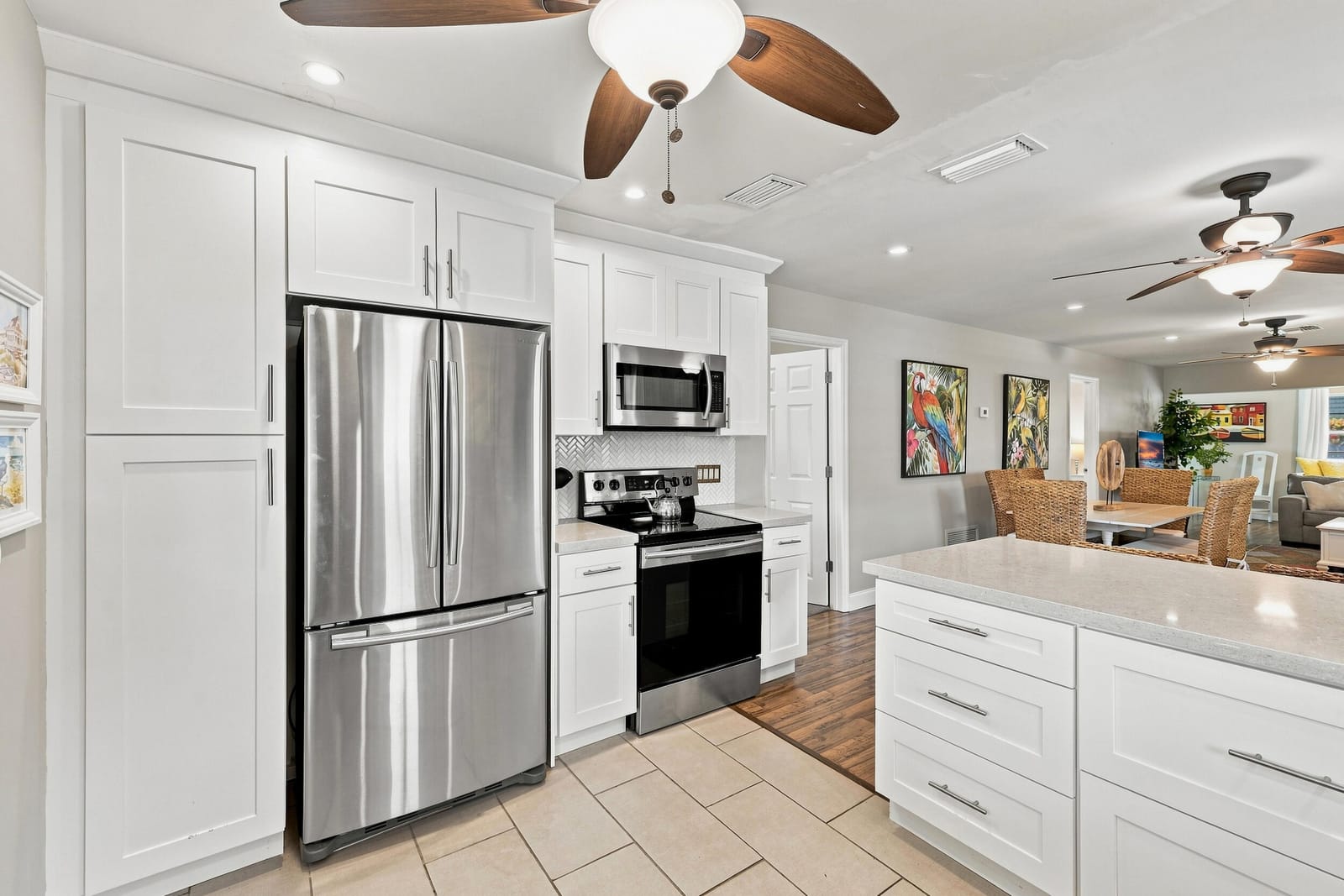 435 BLUEBIRD Lane — photo 3