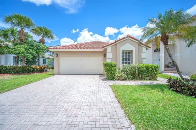17002 NW 10th Street 17002, Pembroke Pines, FL 33028