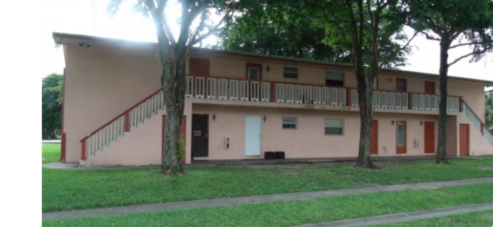 1011 SW 74th Avenue 201B, North Lauderdale, FL 33068