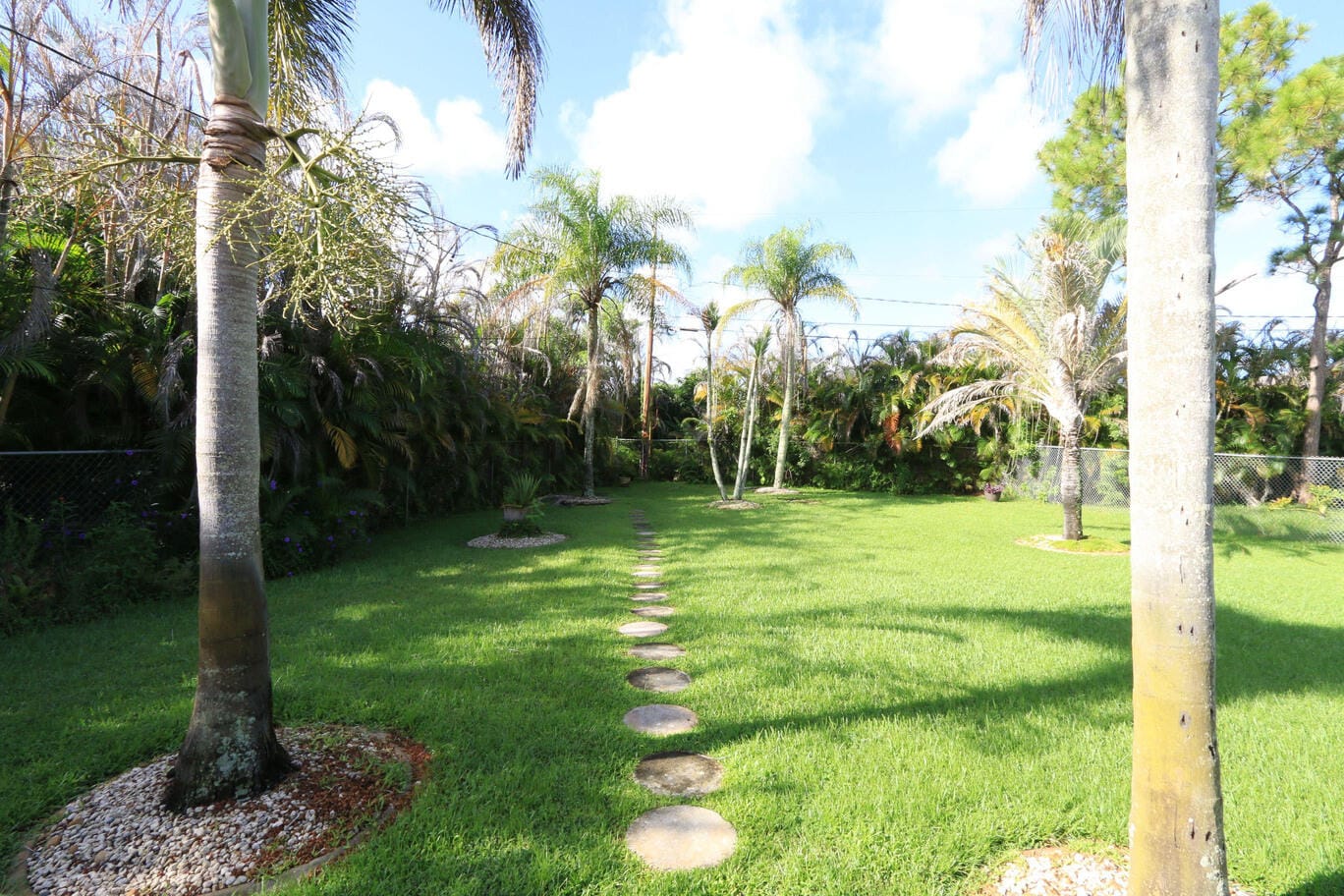 549 SE CLIFF Road — photo 8