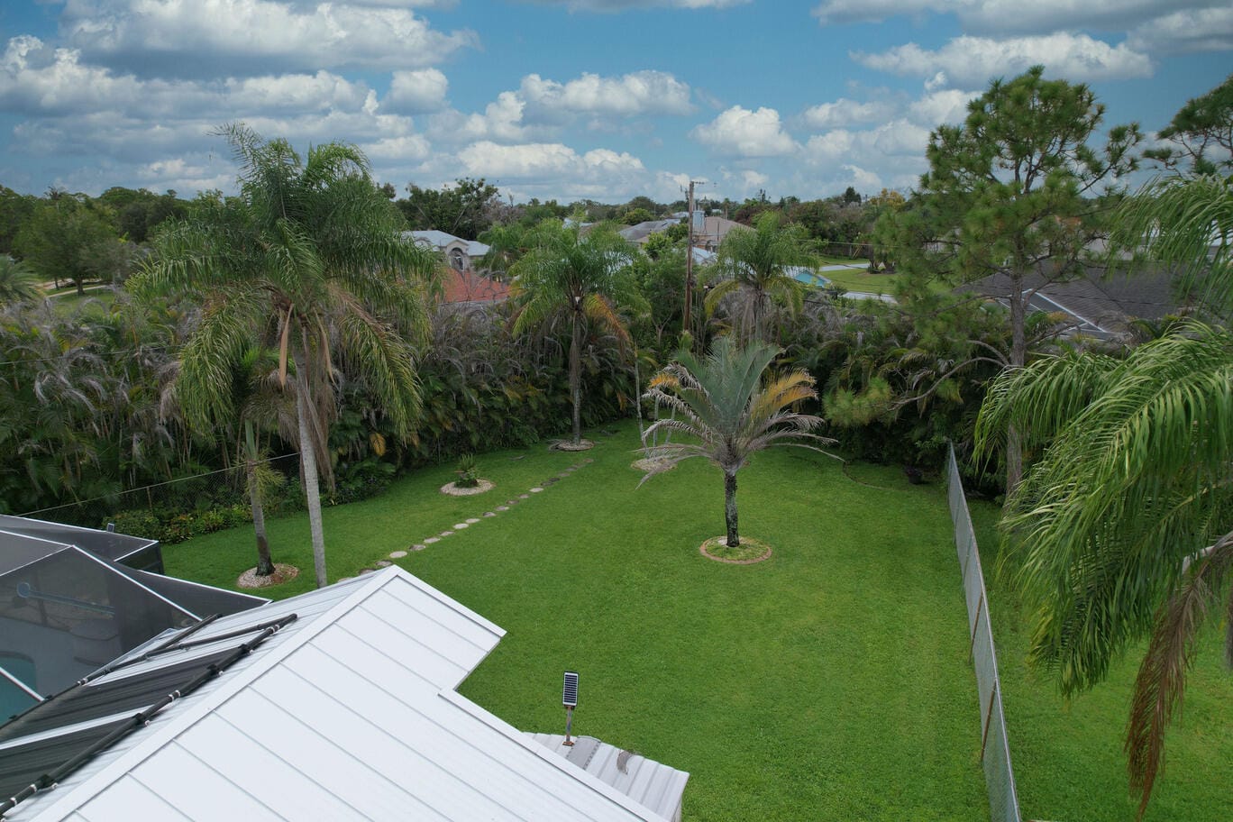 549 SE CLIFF Road — photo 9