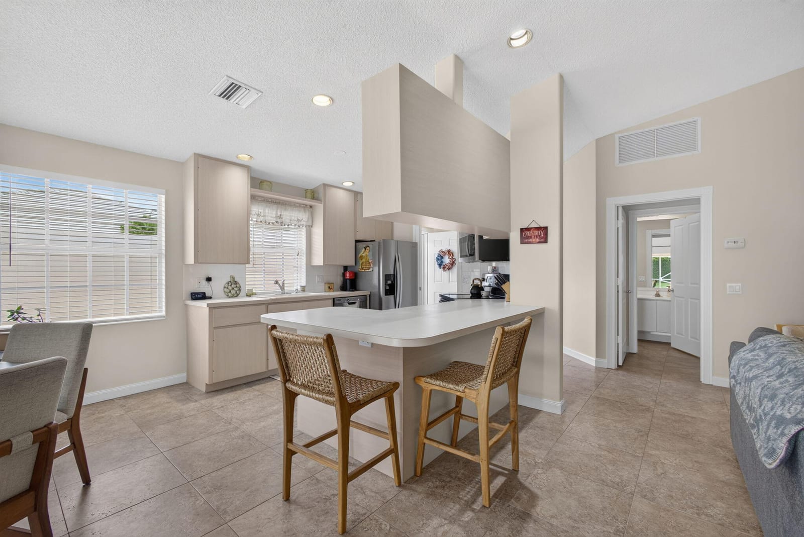 4238 ROYAL OAK Drive — photo 7