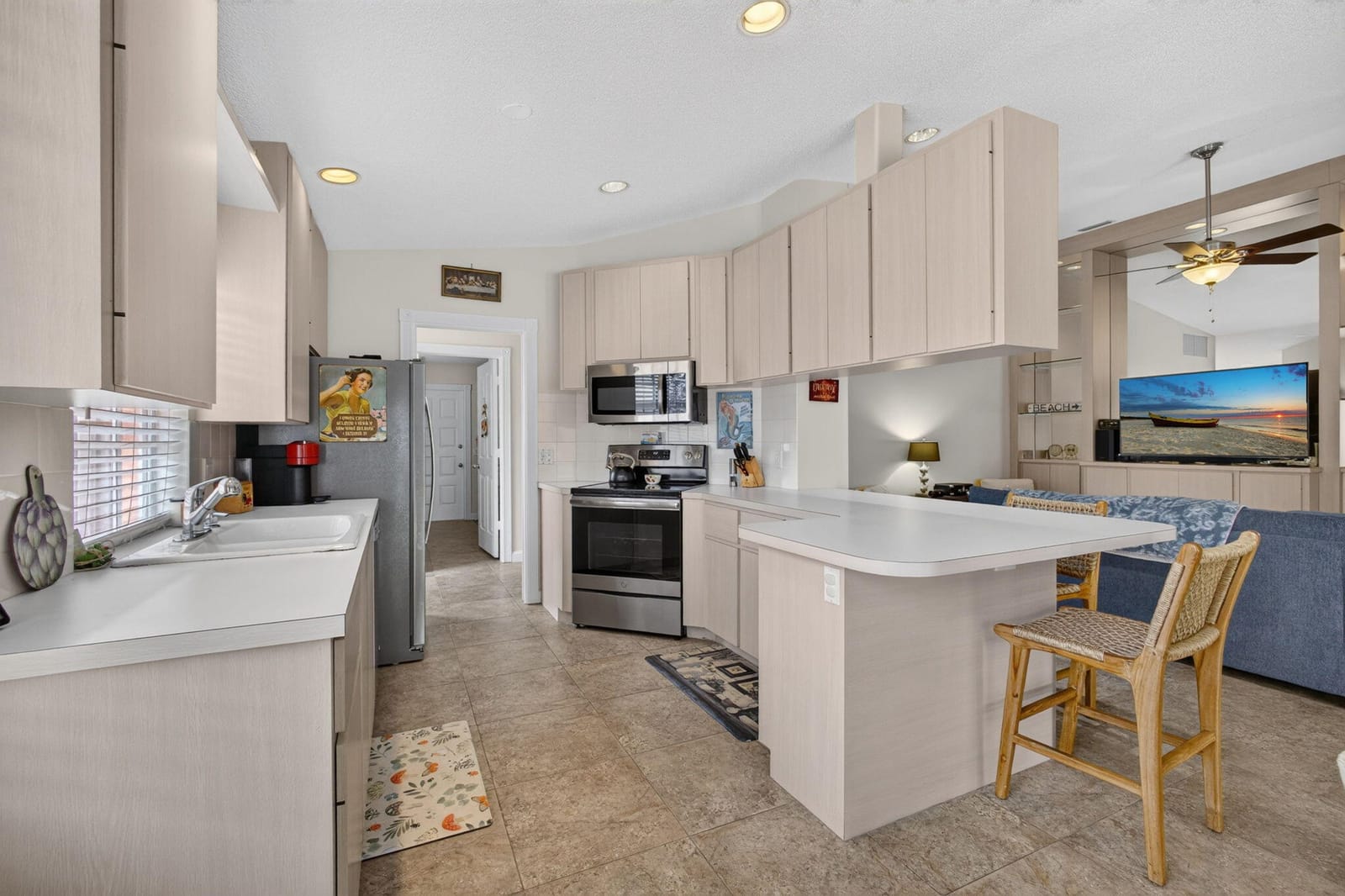4238 ROYAL OAK Drive — photo 8