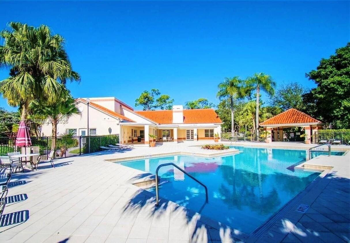 3380 N Pinewalk Drive N 1111, Margate, FL 33063 photo 18