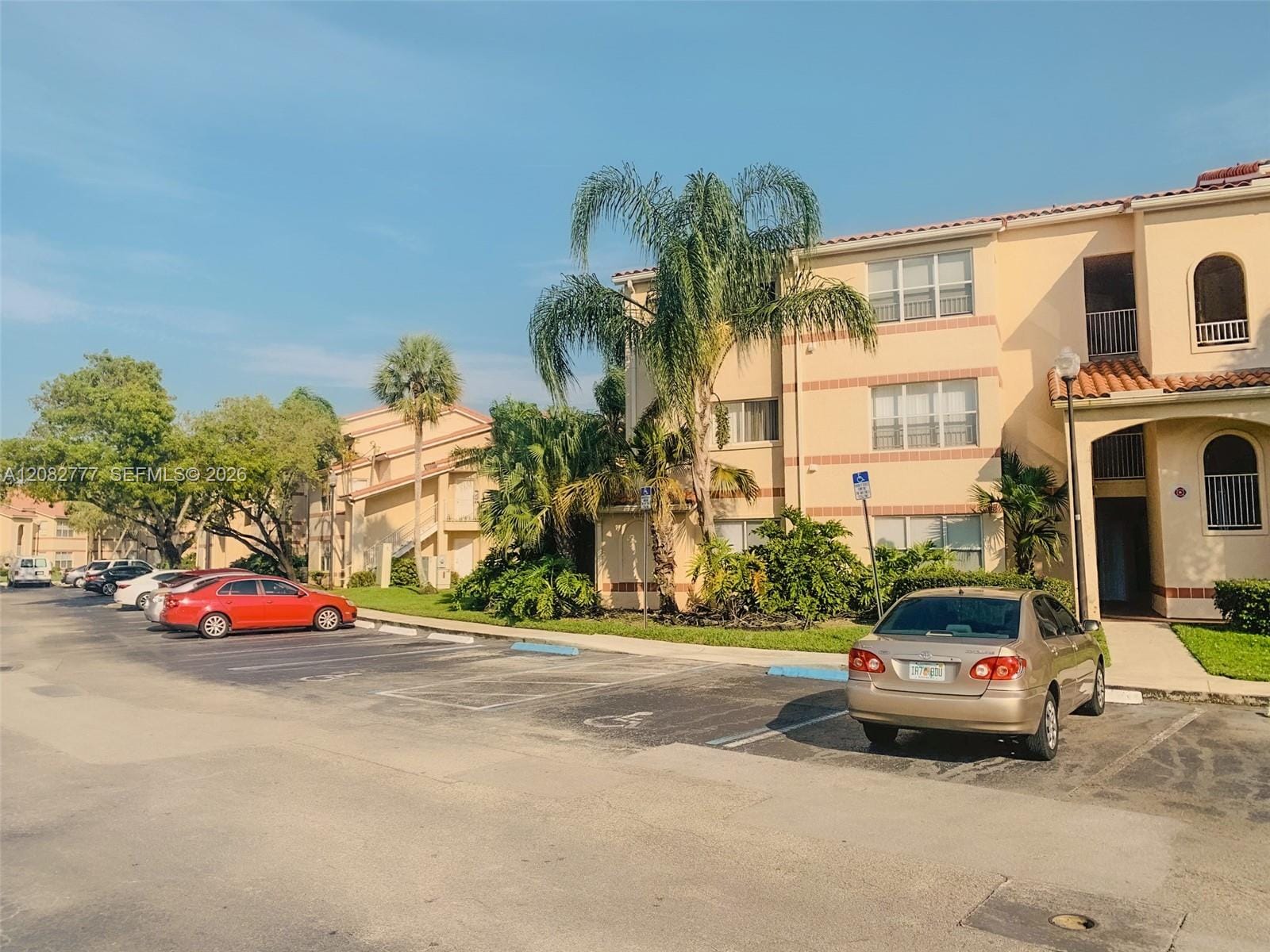 3380 N Pinewalk Drive N 1111, Margate, FL 33063