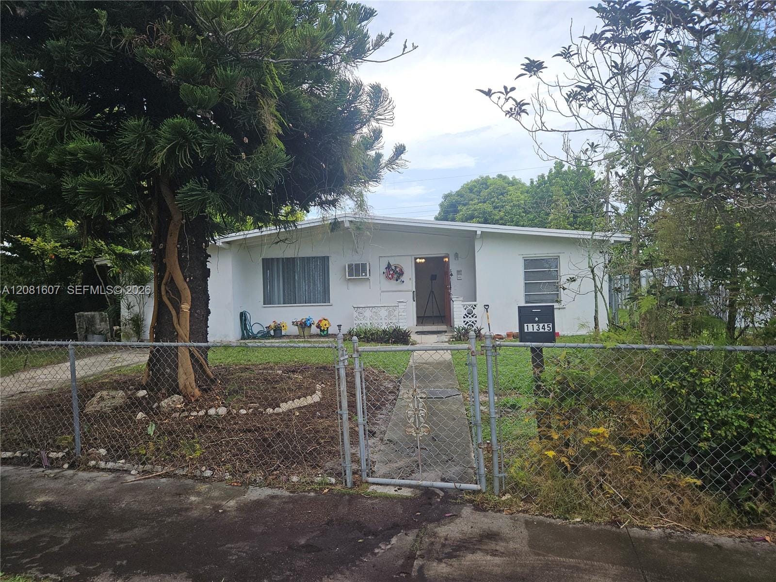 11345 SW 44th Street, Miami, FL 33165