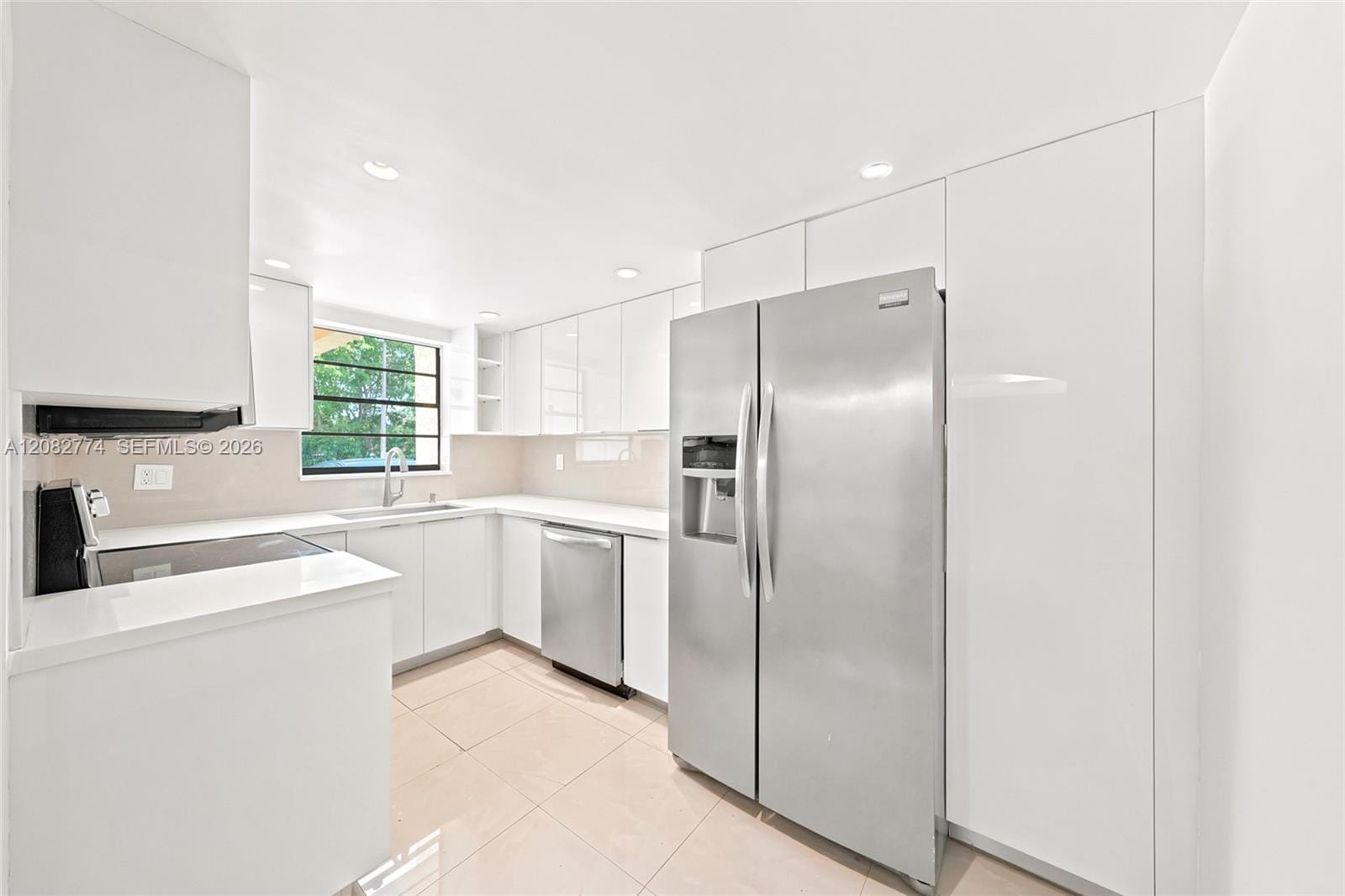 9674 Fontainebleau Boulevard 28 — photo 3