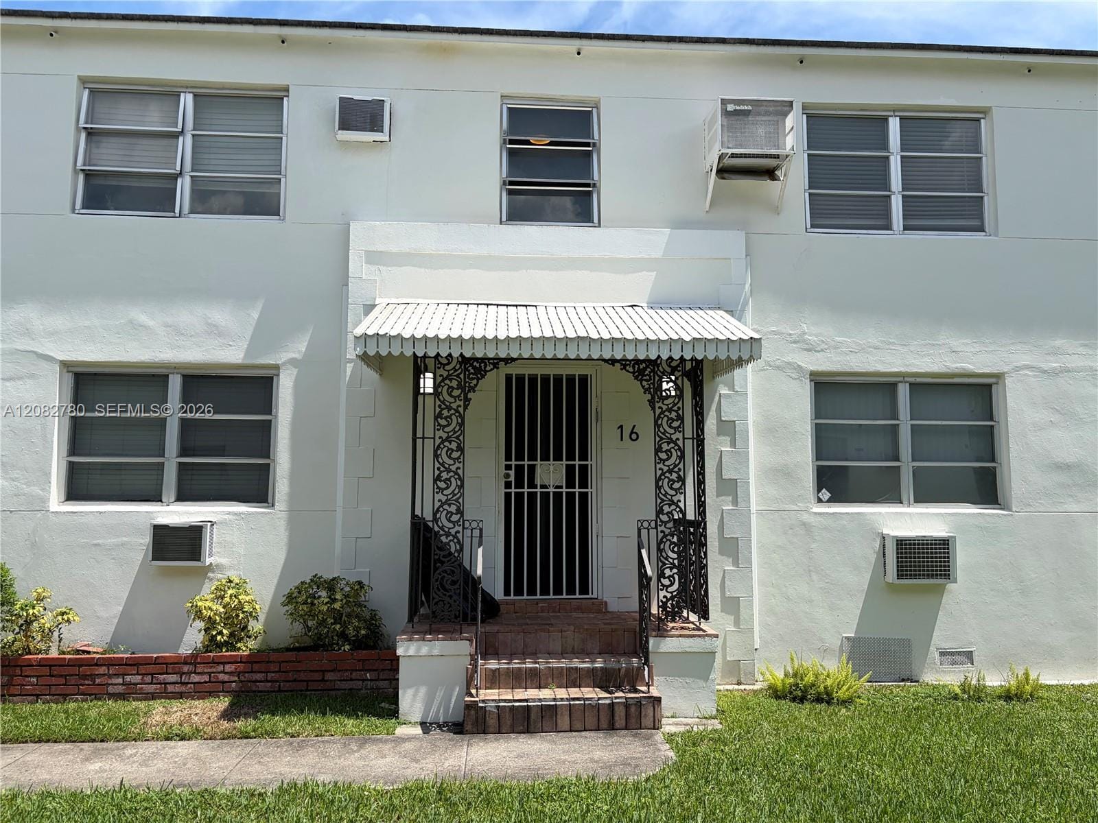 16 Santillane Avenue 4 — photo 5