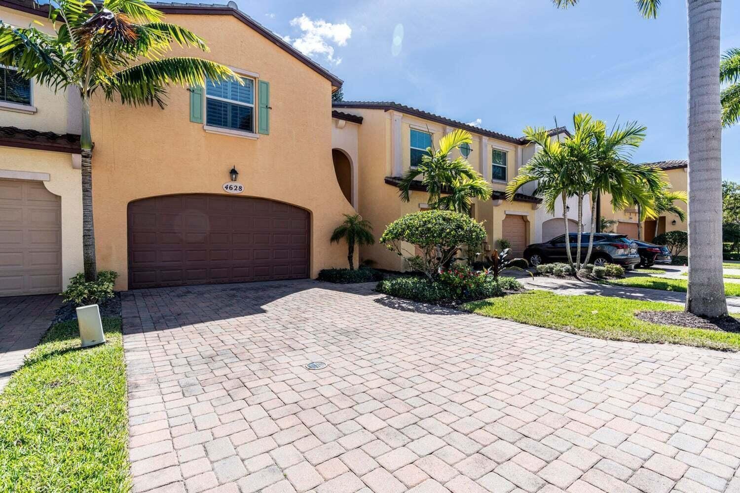 4628 MEDITERRANEAN Circle — photo 3