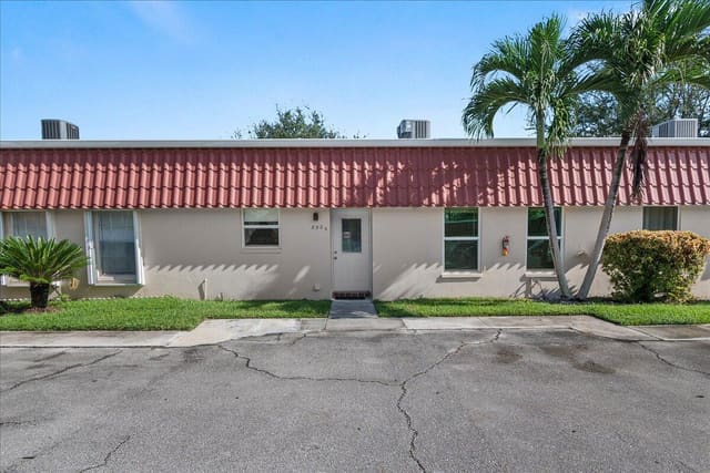 892 WORCESTER Lane B, Lake Worth, FL 33467