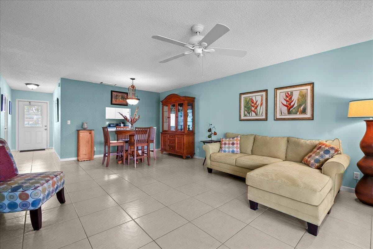 892 WORCESTER Lane B — photo 8