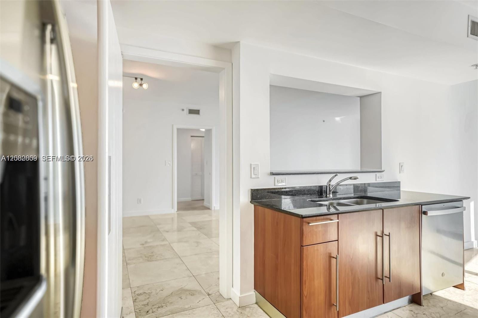 325 NE Biscayne Boulevard 1923, Miami, FL 33131 photo 15