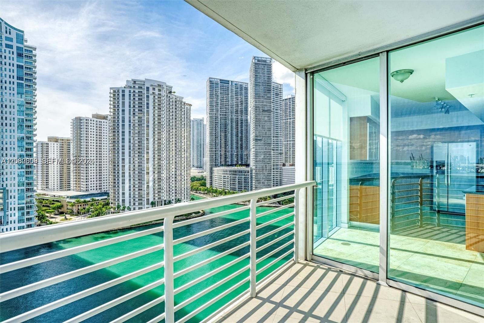 325 NE Biscayne Boulevard 1923, Miami, FL 33131 photo 17