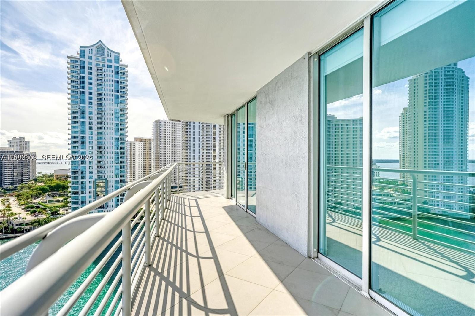 325 NE Biscayne Boulevard 1923, Miami, FL 33131 photo 21