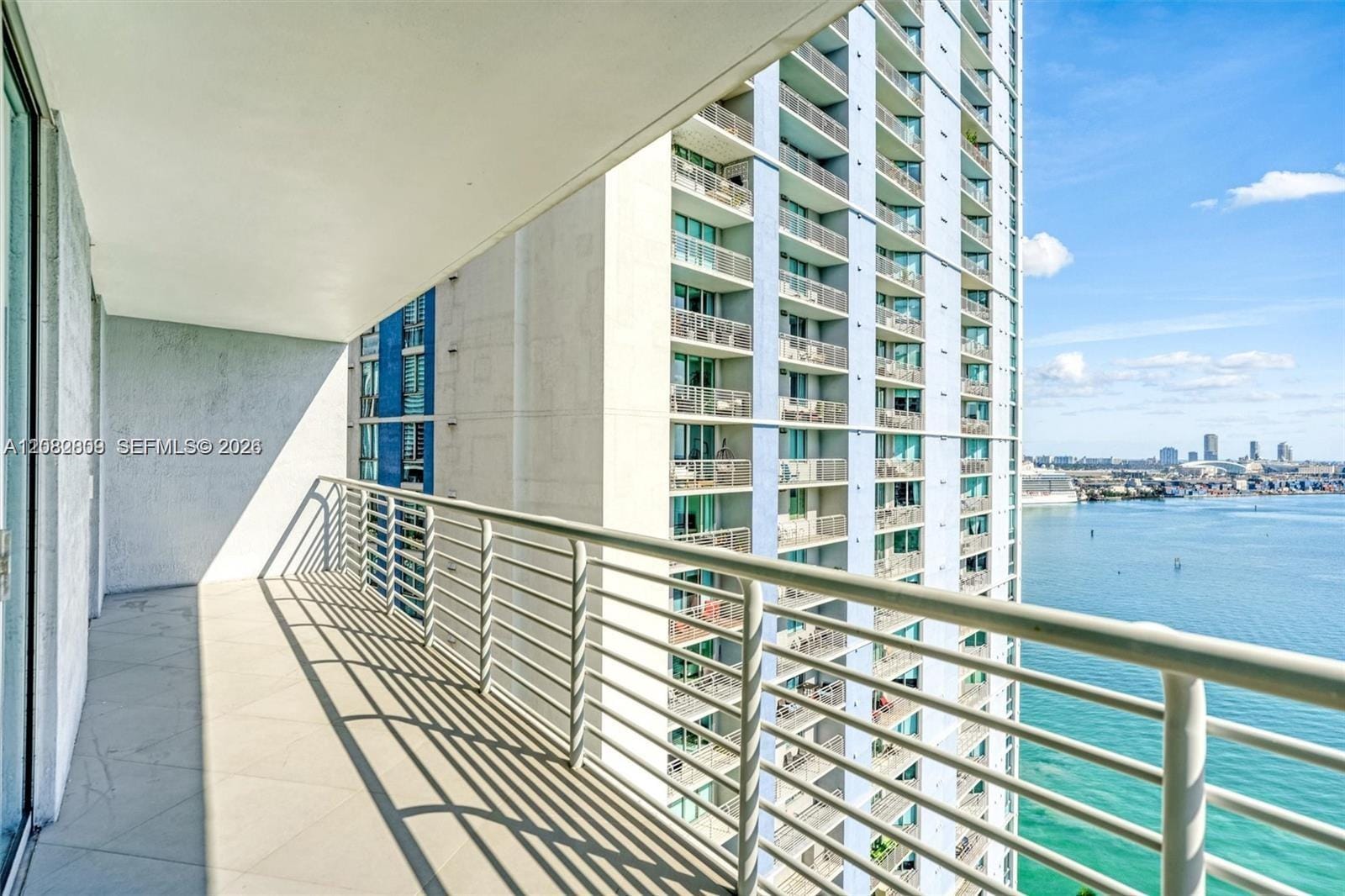 325 NE Biscayne Boulevard 1923, Miami, FL 33131 photo 26