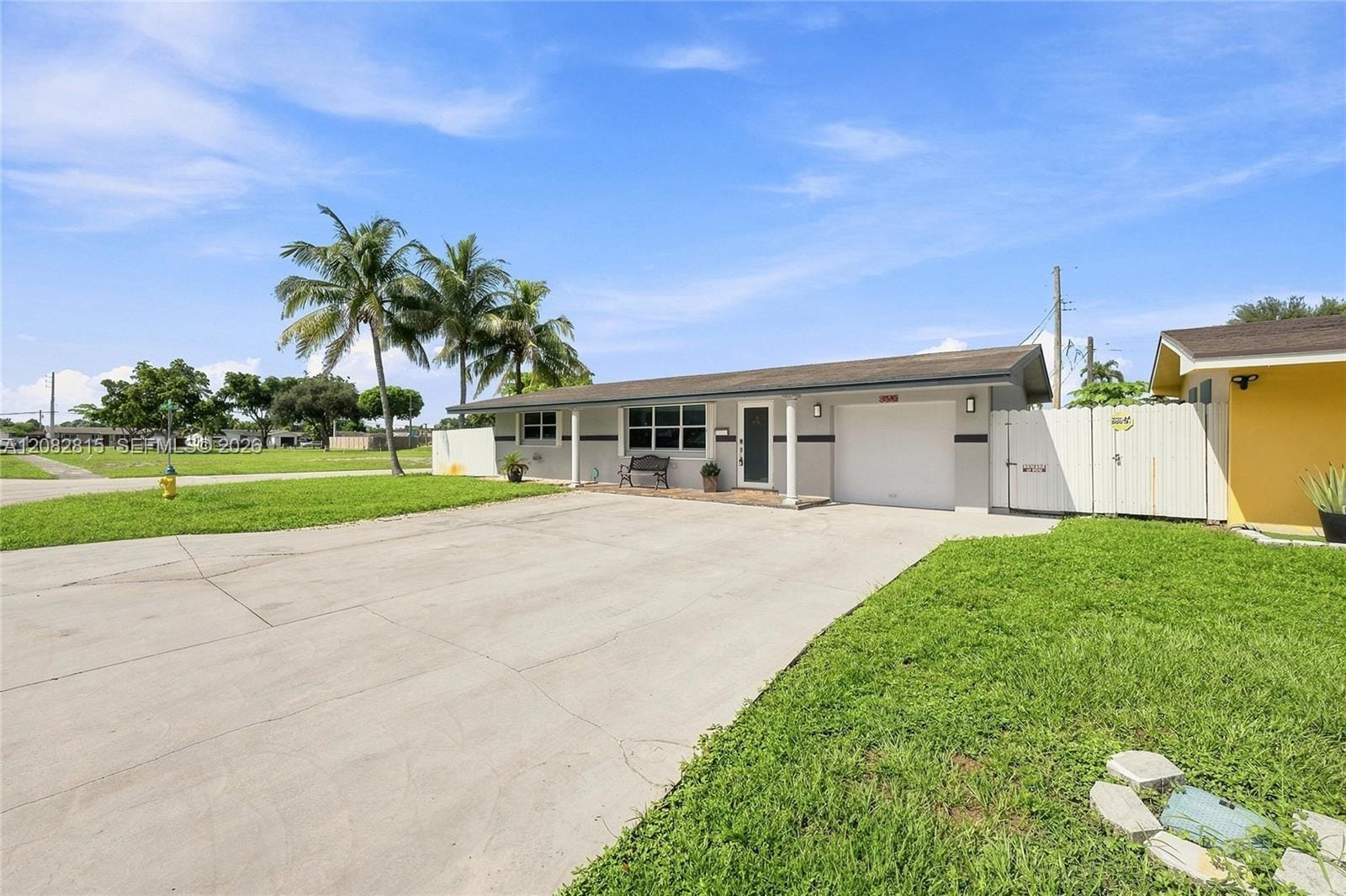 1000 NW 76th Terrace, Pembroke Pines, FL 33024