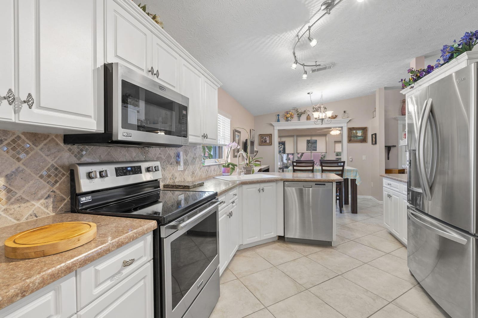 6156 Alexandria Circle — photo 8