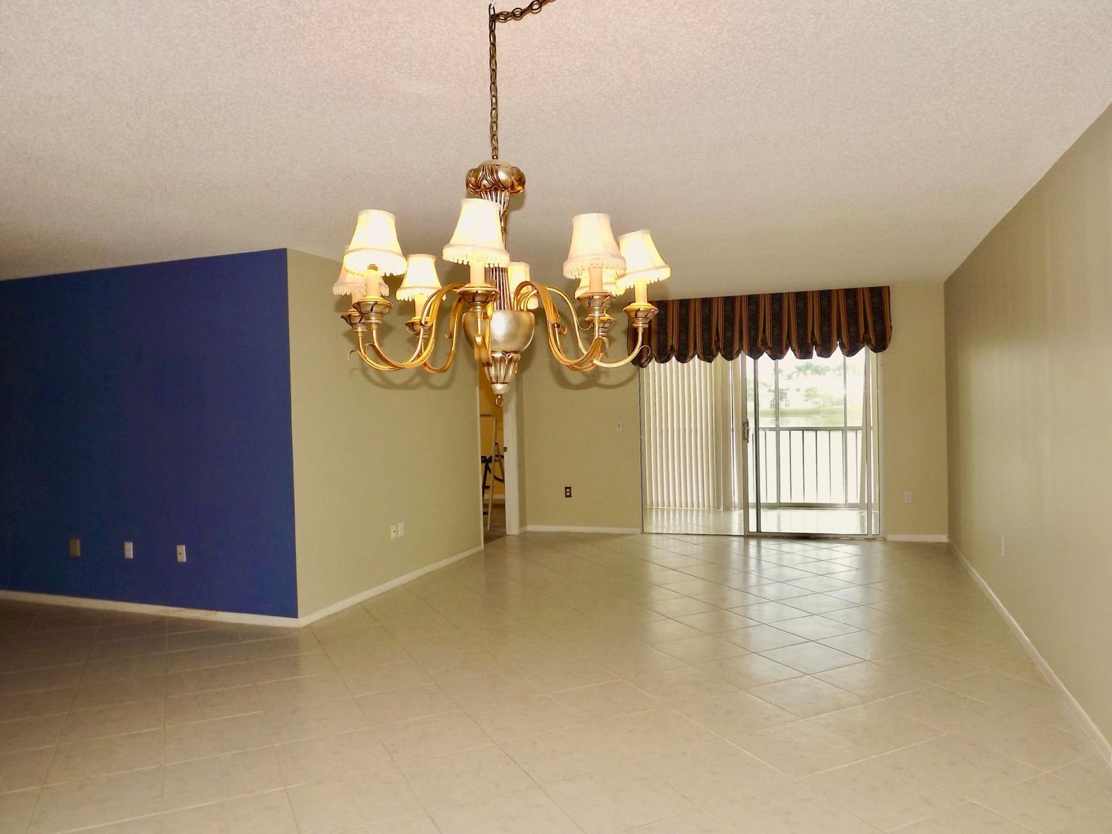 6112 Huntwick Terrace 205 — photo 12
