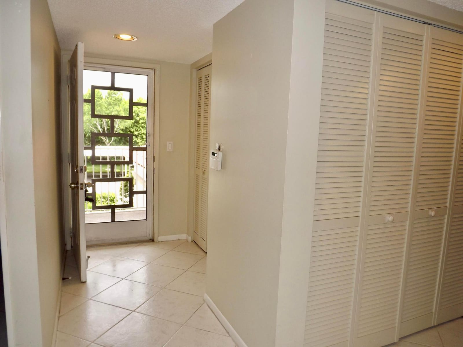 6112 Huntwick Terrace 205 — photo 4