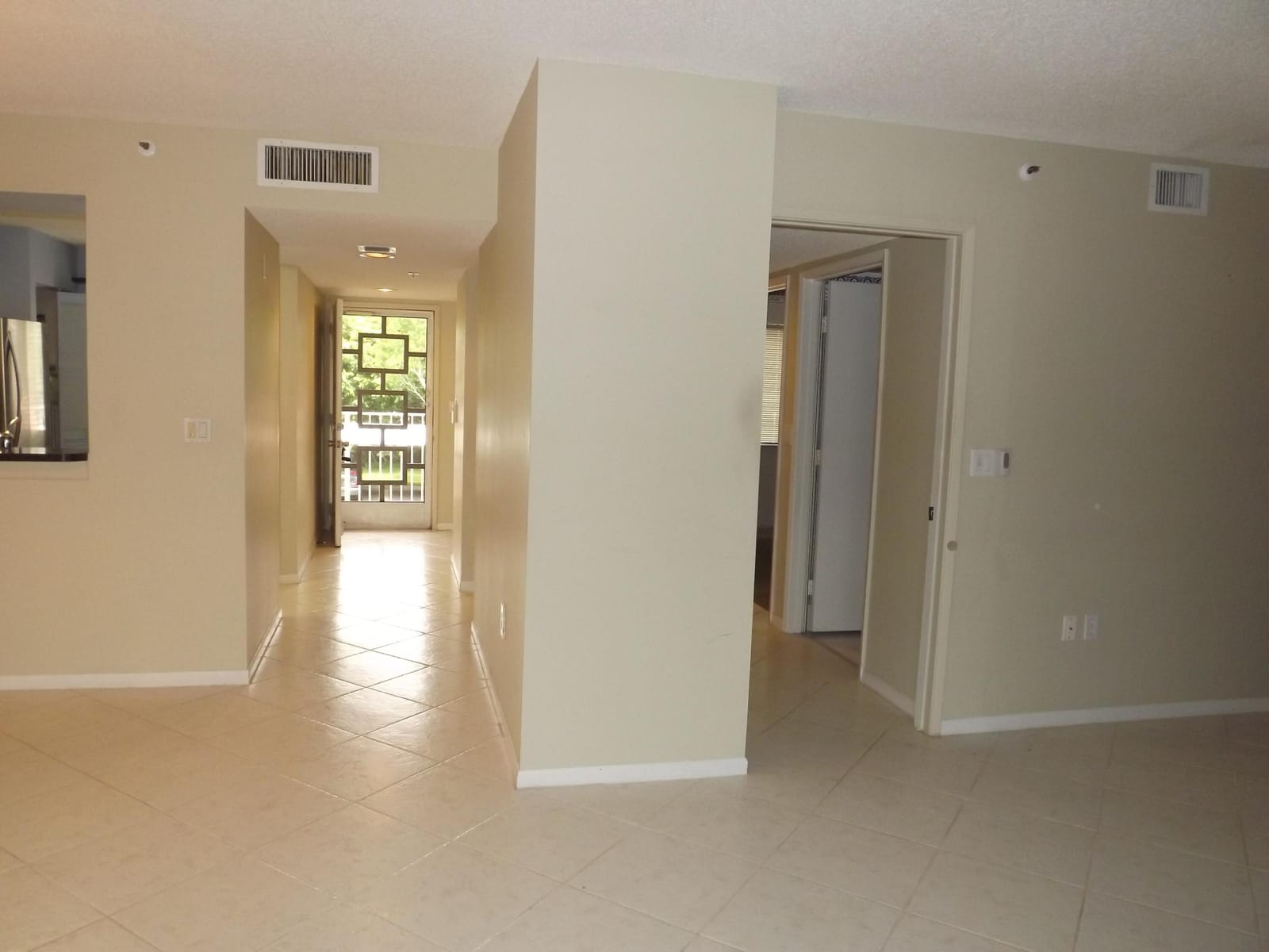 6112 Huntwick Terrace 205 — photo 9