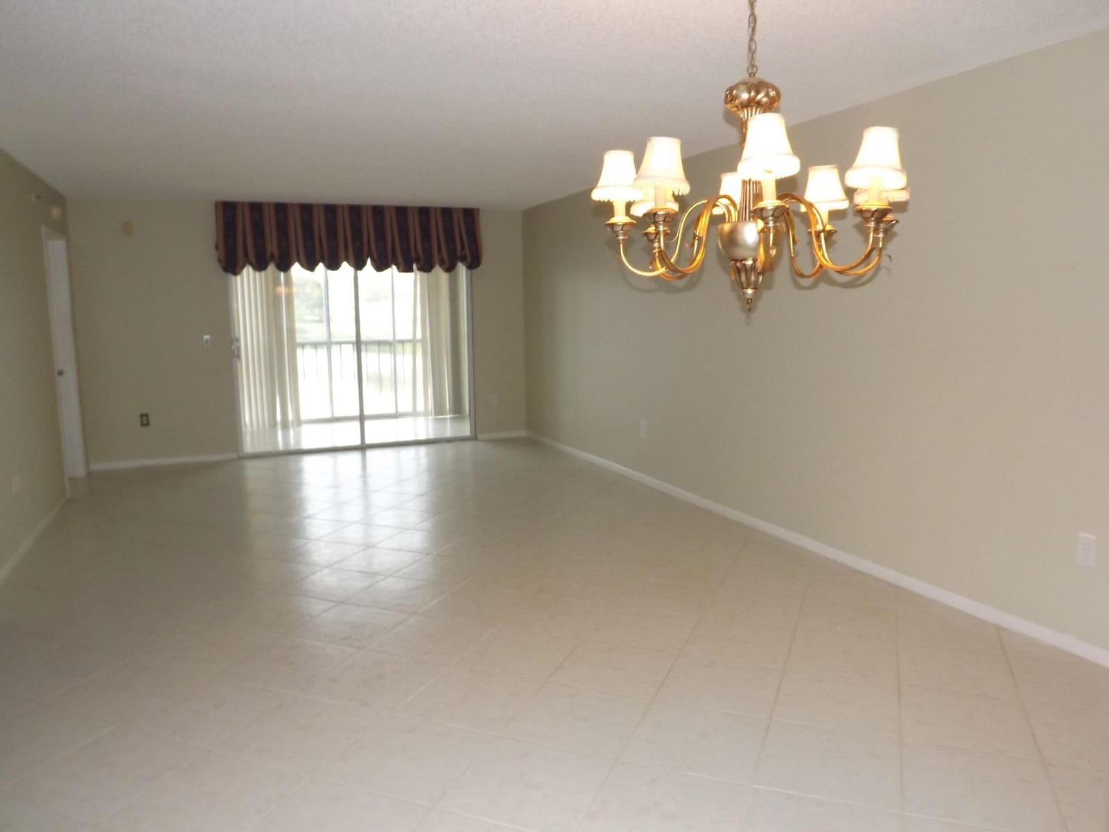6112 Huntwick Terrace 205 — photo 10