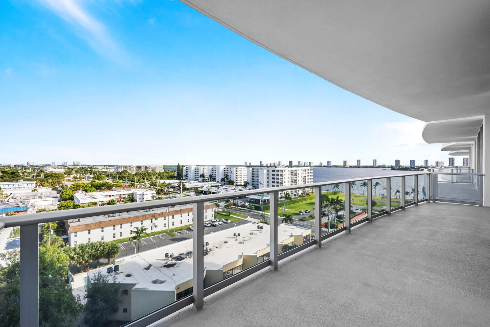 220 Lake Shore Drive 813 — photo 3