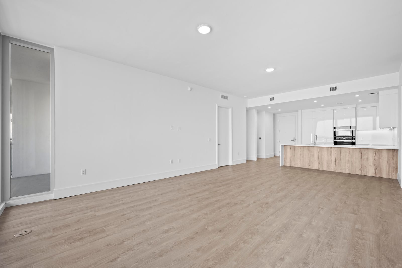 220 Lake Shore Drive 813 — photo 7