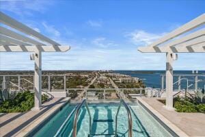 220 Lake Shore Drive 813