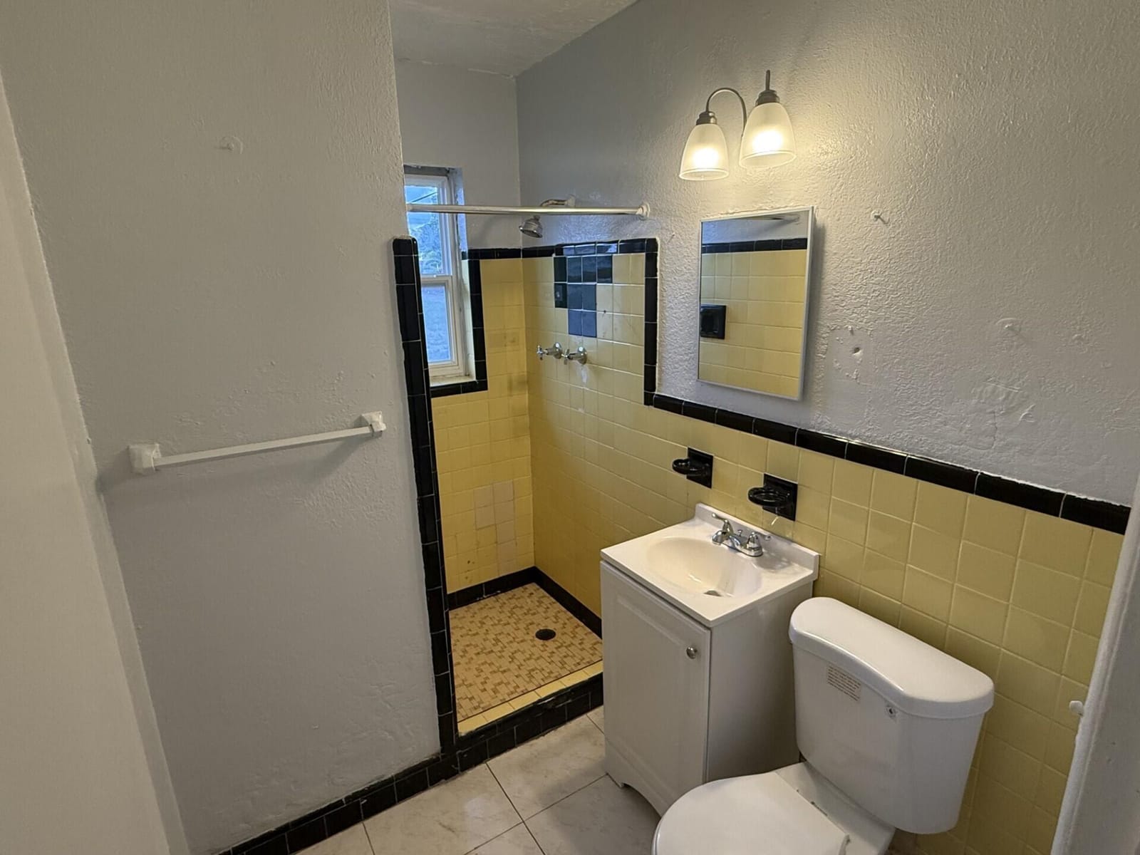 3300 Broadway Avenue 7 — photo 4