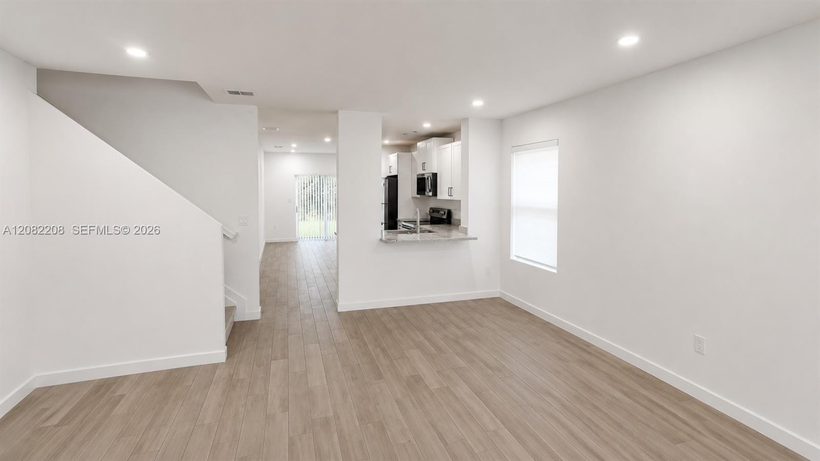 619 NE 4th Street 0 — photo 3