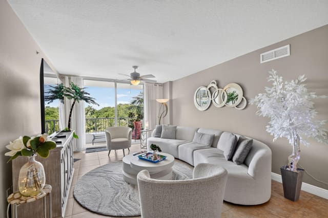 700 E BOYNTON BEACH Boulevard 410, Boynton Beach, FL 33435