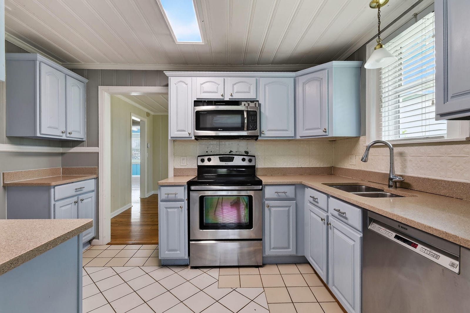 411 Evergreen Drive, Lake Park, FL 33403 photo 13