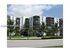 20500 W Country Club Drive 711, Aventura, FL 33180