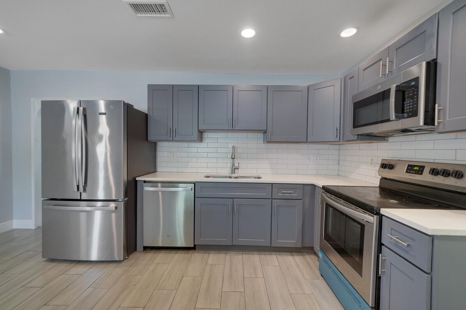1060 NW 49th Court — photo 9