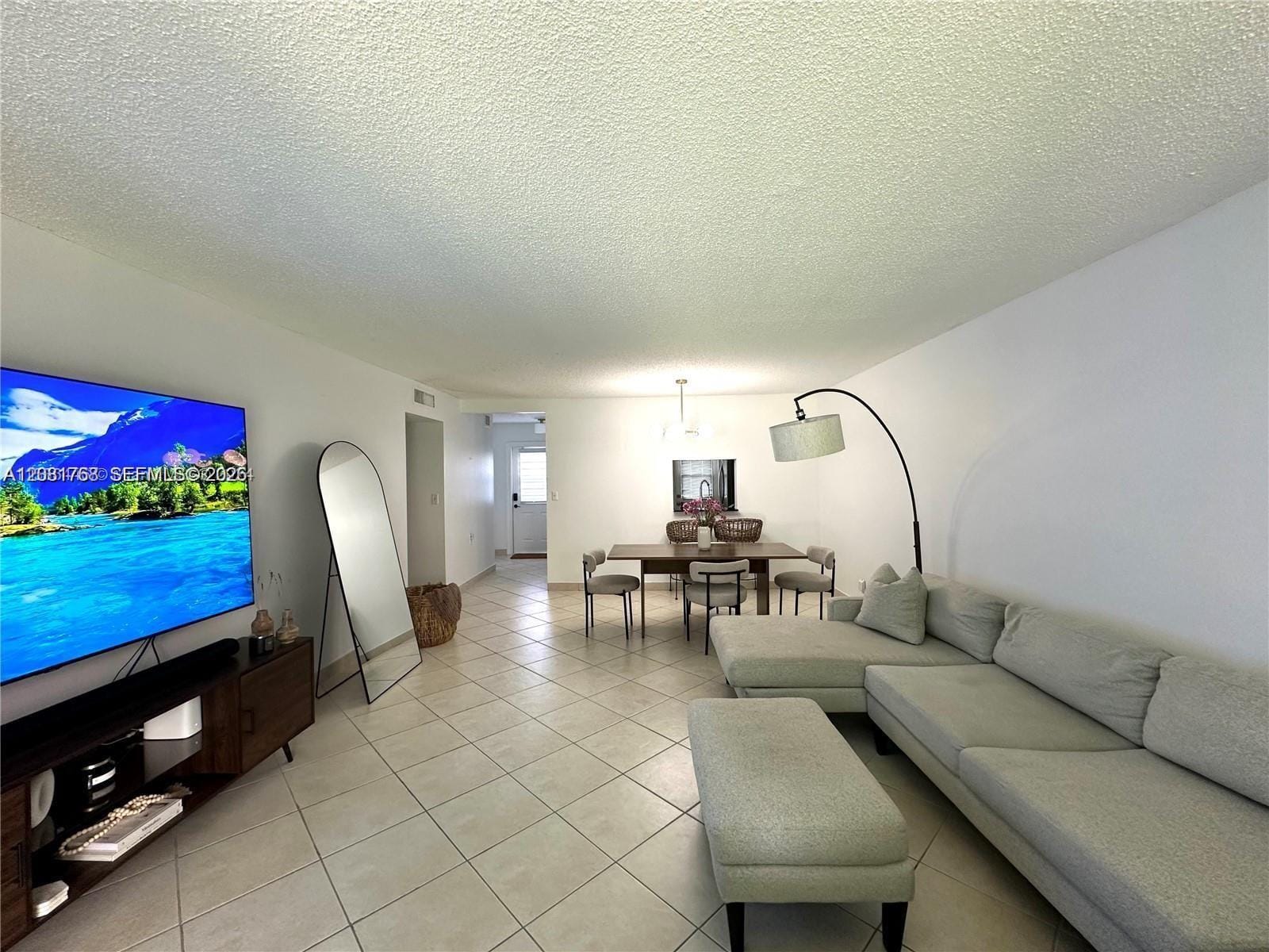 620 NE 12th Avenue 102, Hallandale Beach, FL 33009
