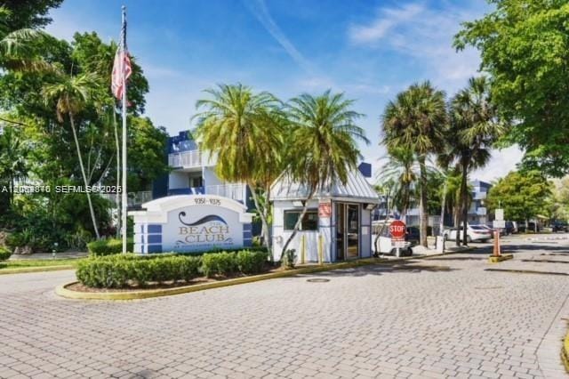 9359 Fontainebleau Boulevard F307, Miami, FL 33172