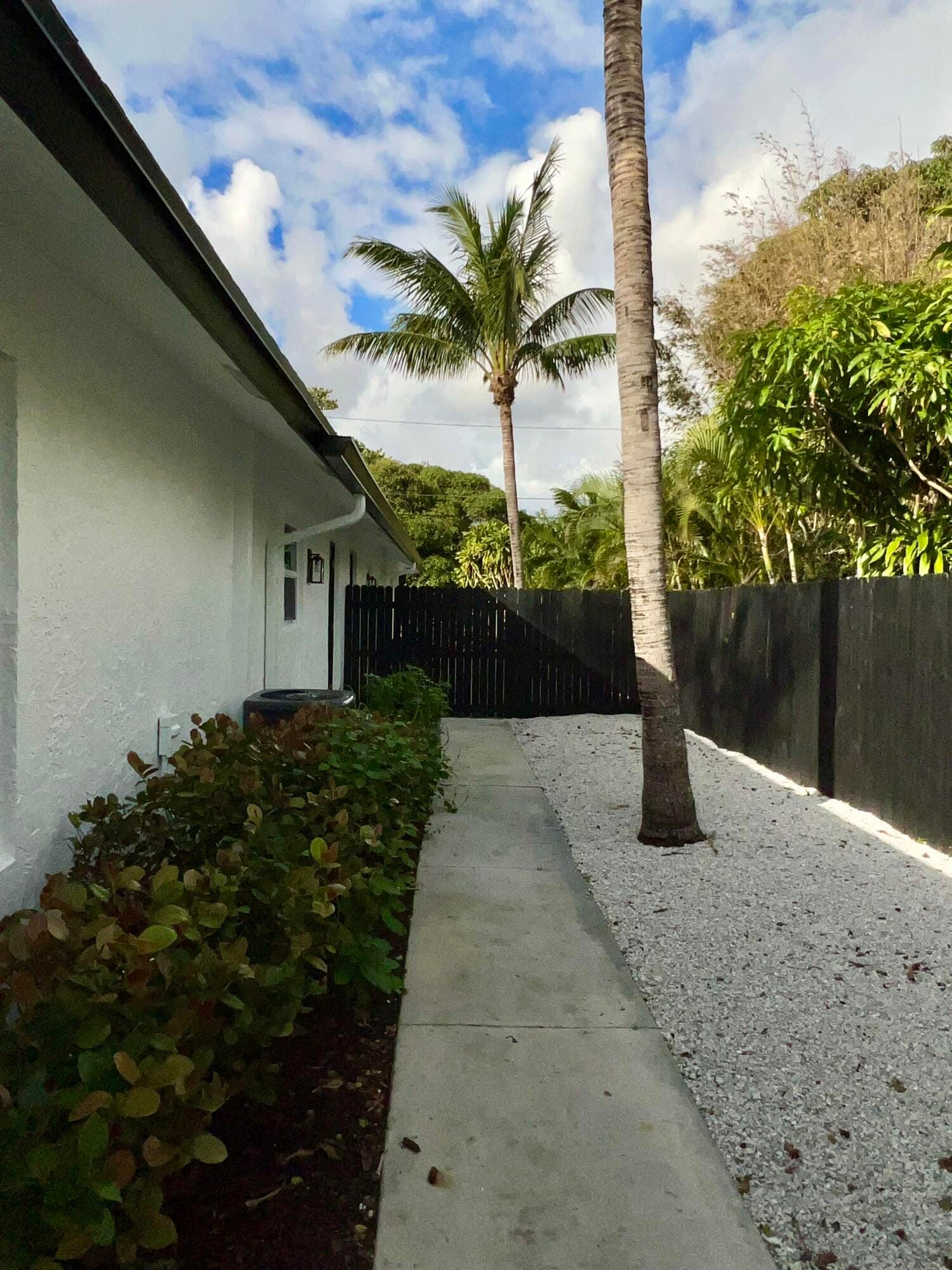 140 SW 5th Avenue — photo 2