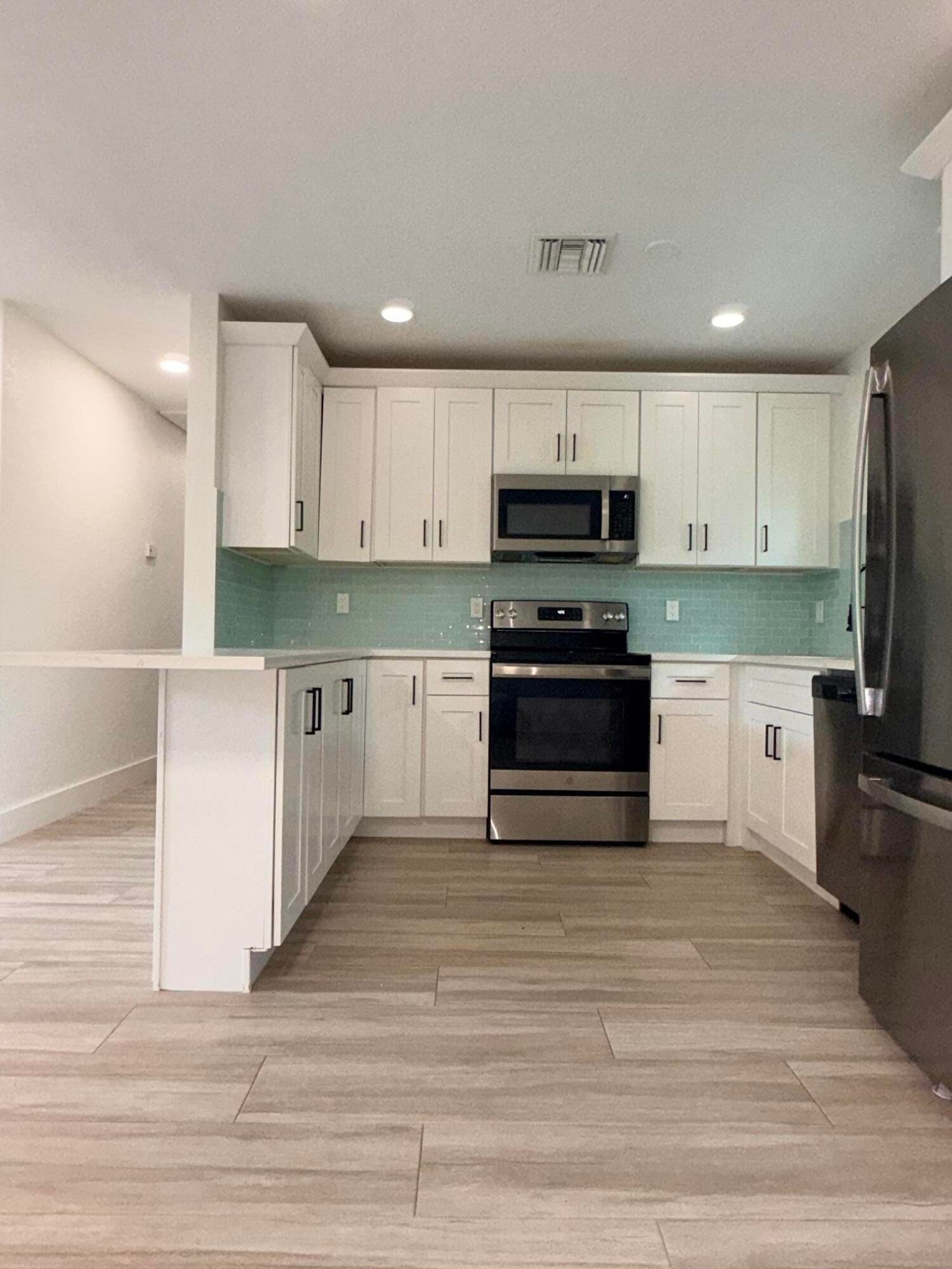 140 SW 5th Avenue — photo 5