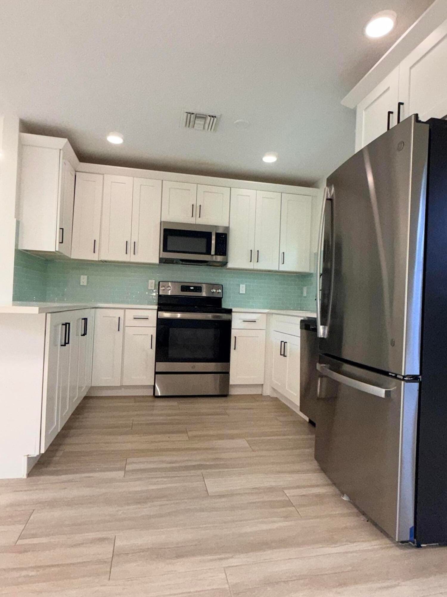 140 SW 5th Avenue — photo 6