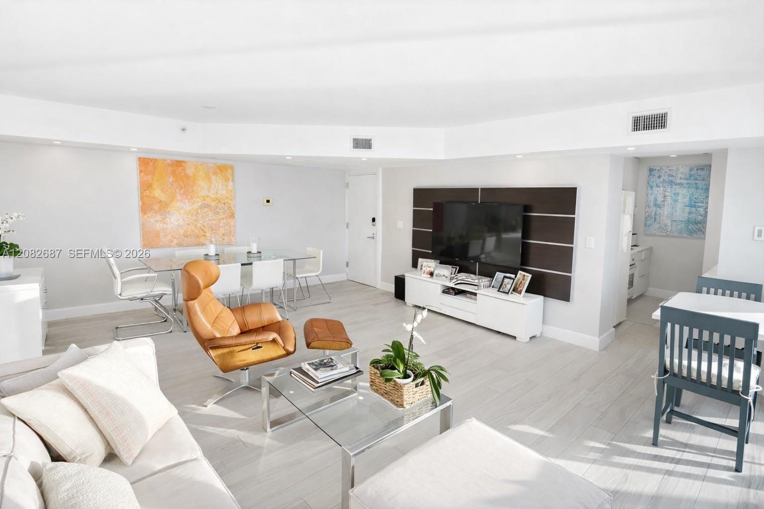 5900 Collins Avenue 1405 — photo 9