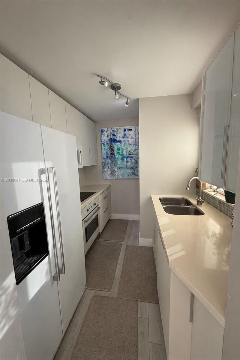 5900 Collins Avenue 1405 — photo 10