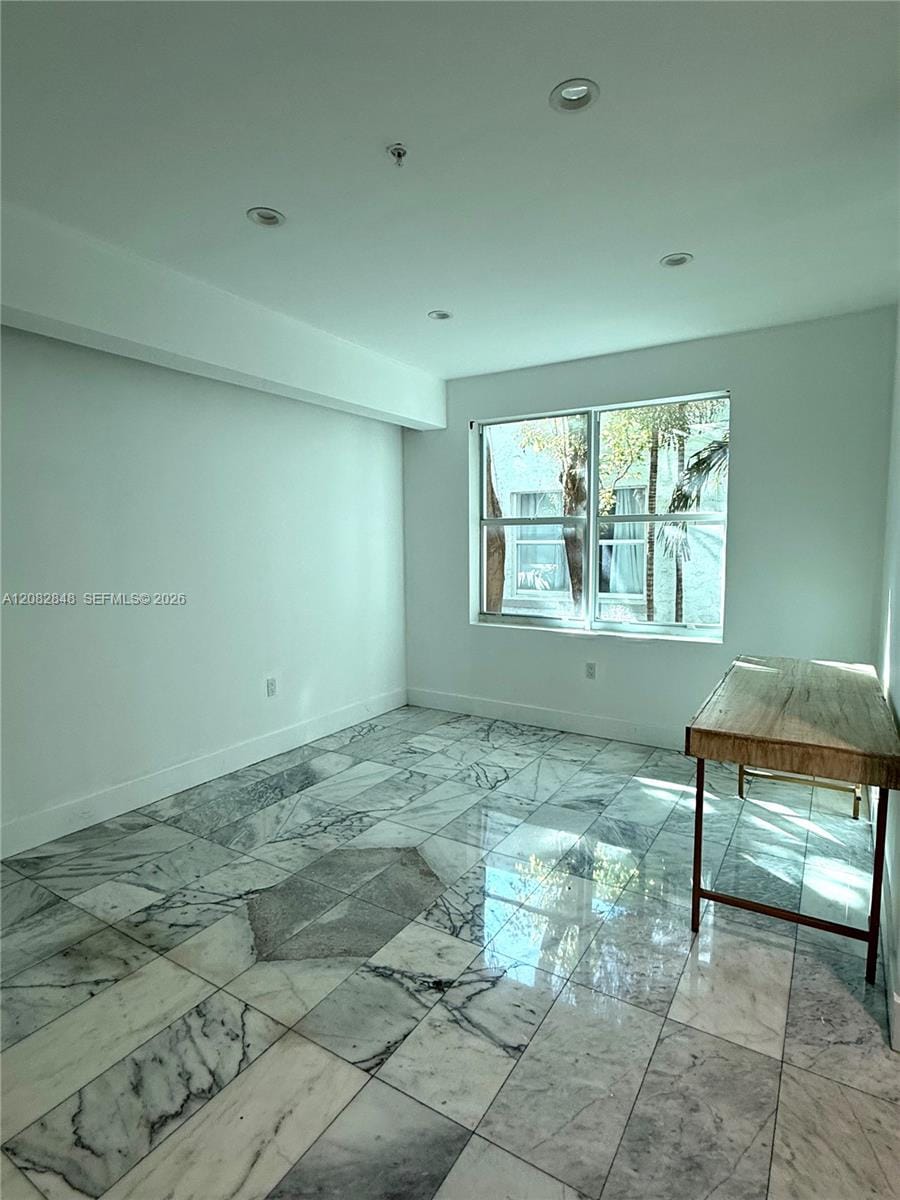 1560 Drexel Avenue 107 — photo 8
