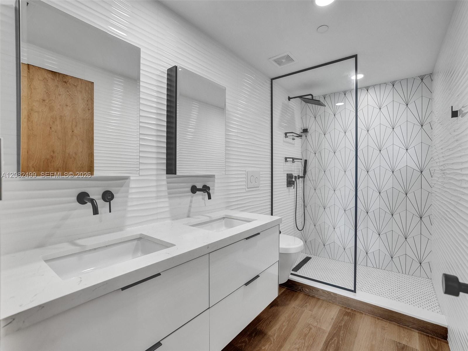 325 S Biscayne Boulevard 1423, Miami, FL 33131 photo 27