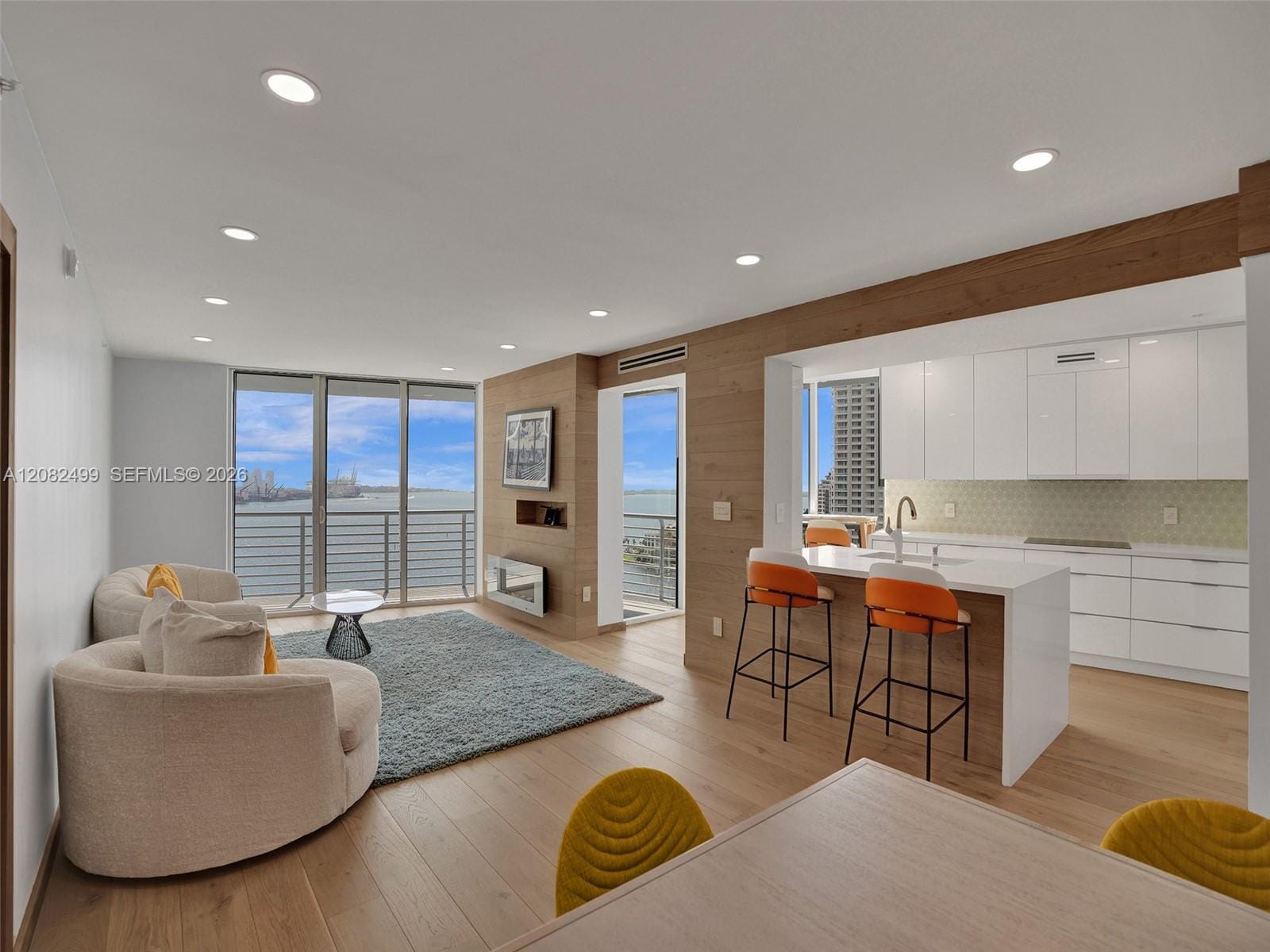 325 S Biscayne Boulevard 1423 — photo 4