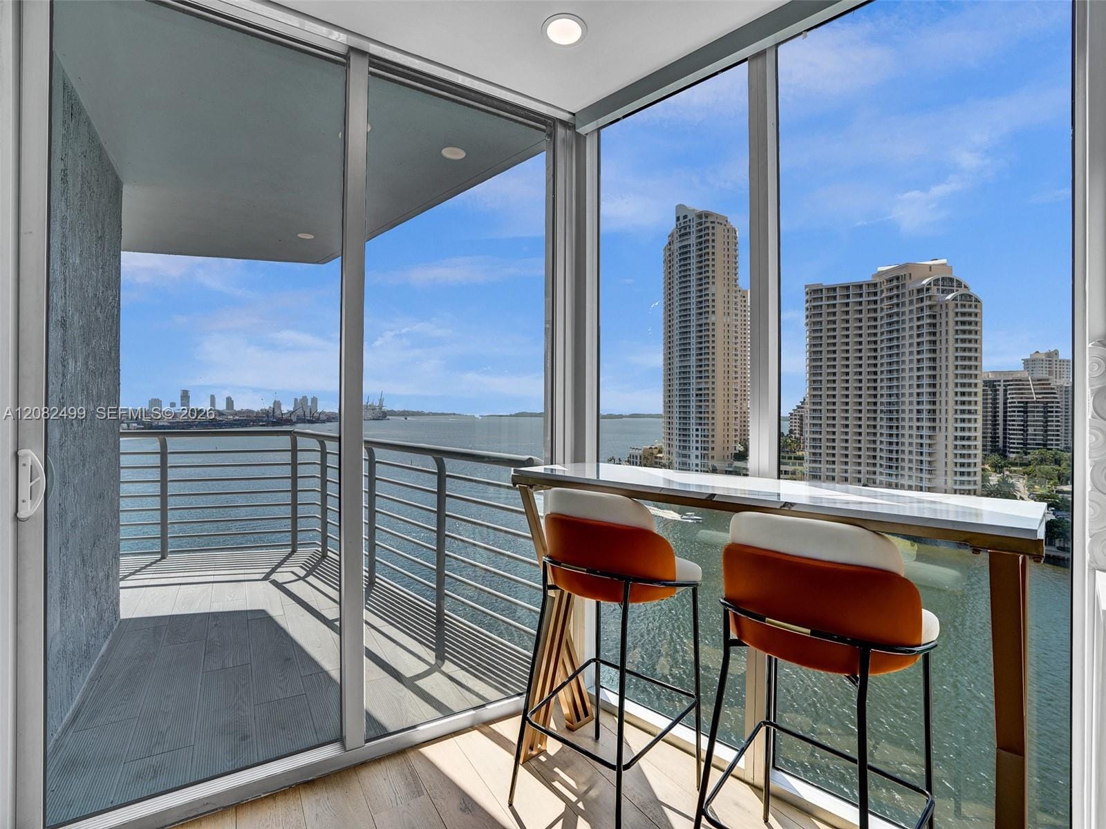 325 S Biscayne Boulevard 1423 — photo 5