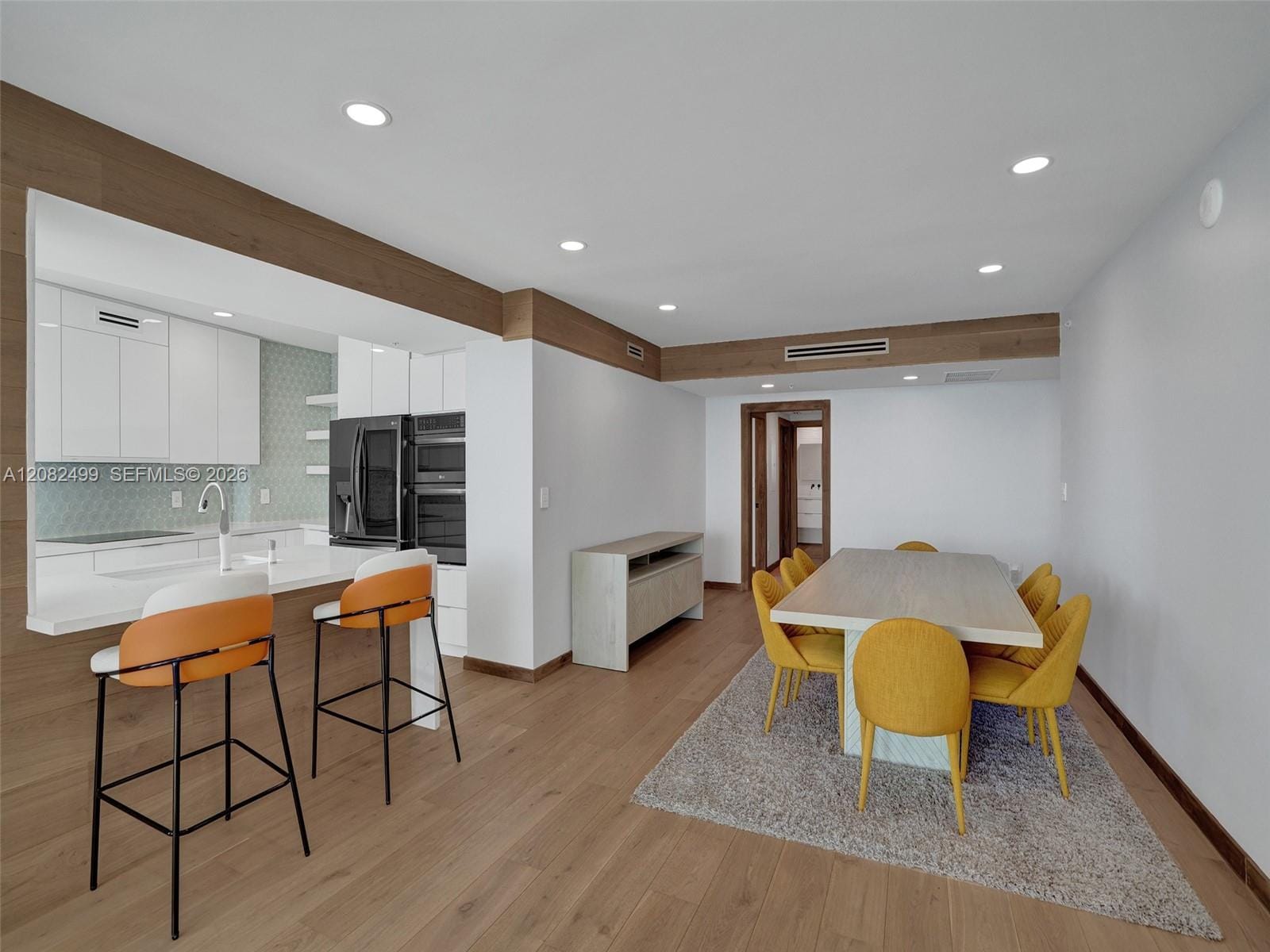 325 S Biscayne Boulevard 1423 — photo 10